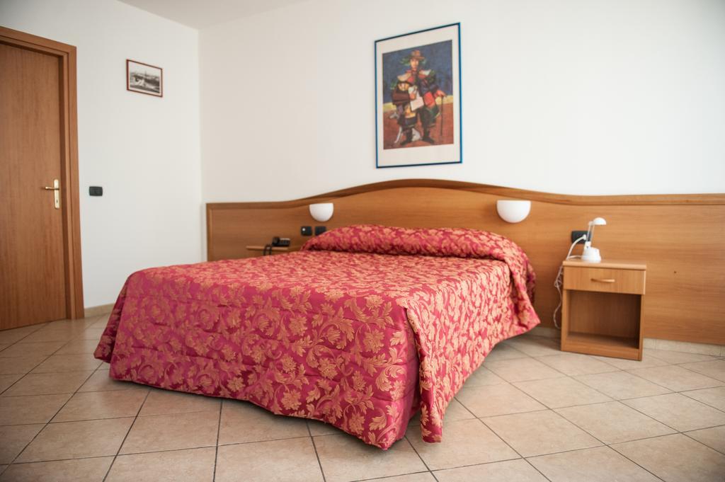Albergo Etico Asti Kamer foto